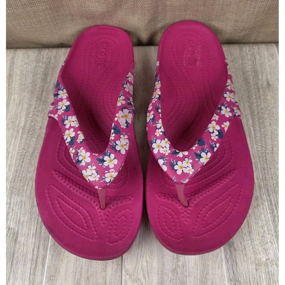 Crocs Kadee II Hot Pink Floral Straps Flip Flops Thongs Sandals Womens 9 Beach